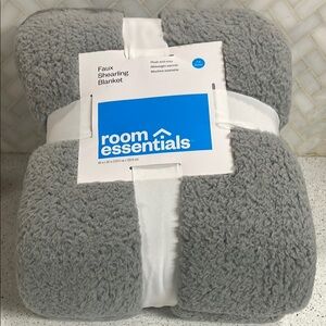 Room Essentials Faux Shearling Blanket